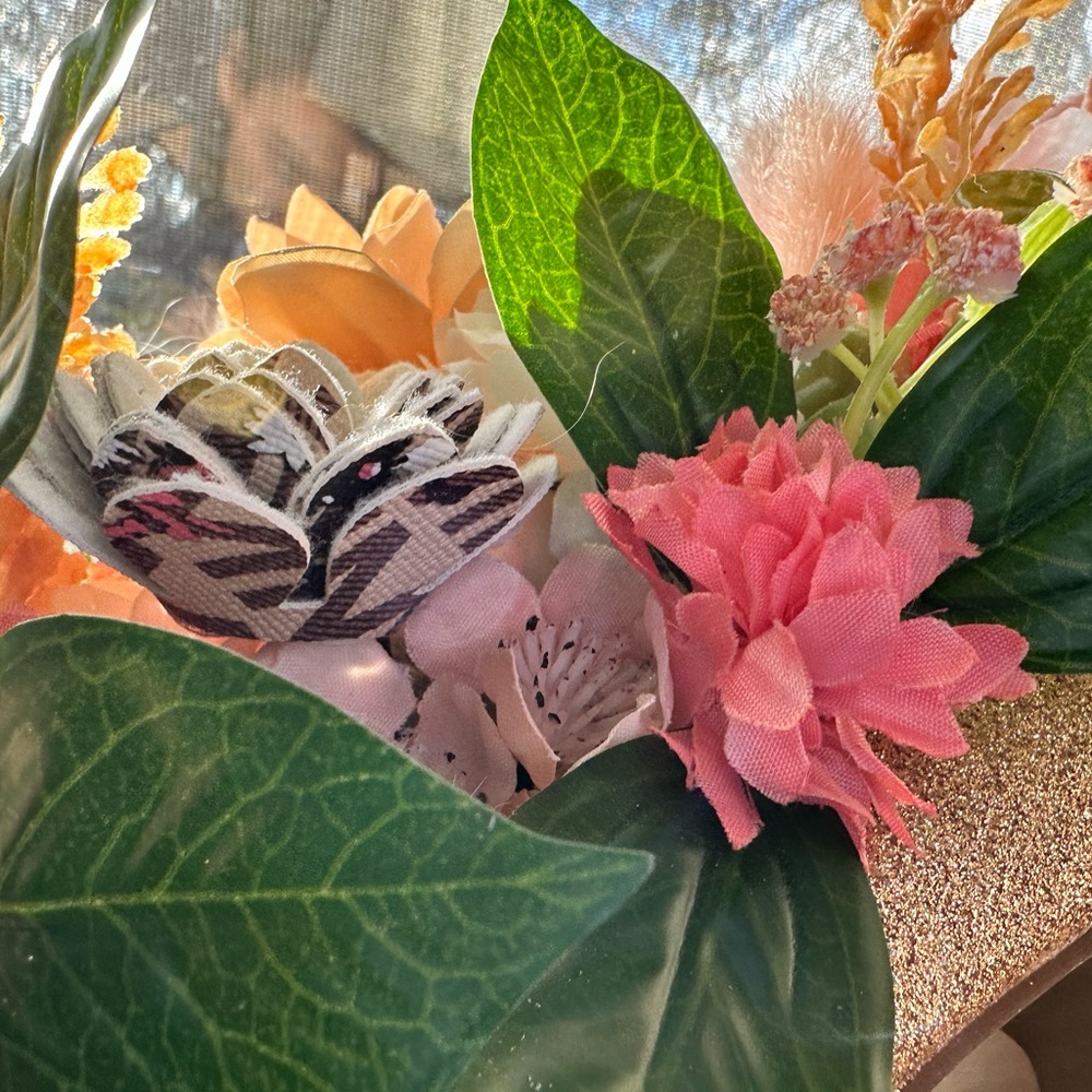 Gold Stiletto with Floral Arrangement - Picture 8 of 9